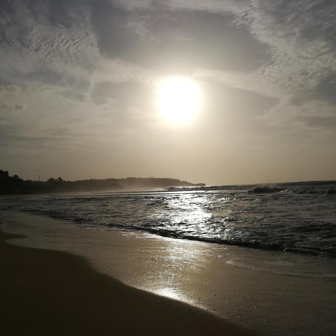 Relax Beach House Tangalle Exterior photo